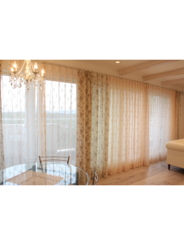 リビングカーテン