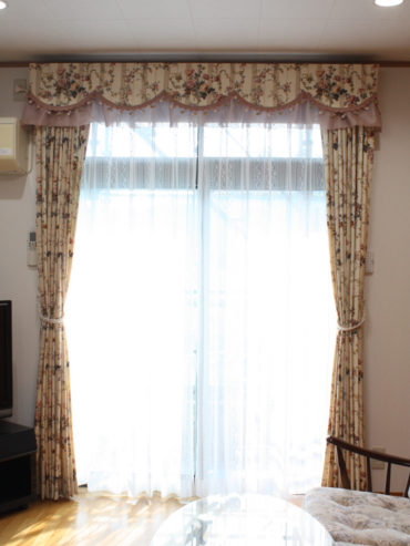 リビングカーテン